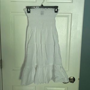 Like New, never worn white Swiss dot cover up top